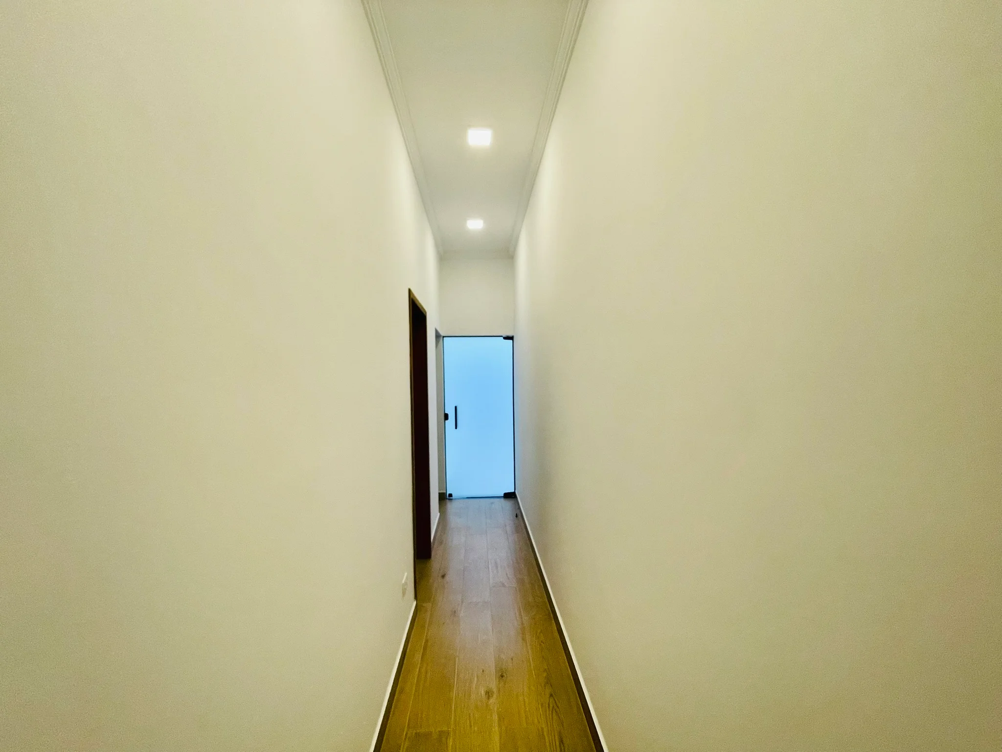 Casa à venda com 4 dormitórios no Condomínio Ouro Ville em Taubaté/SP. 