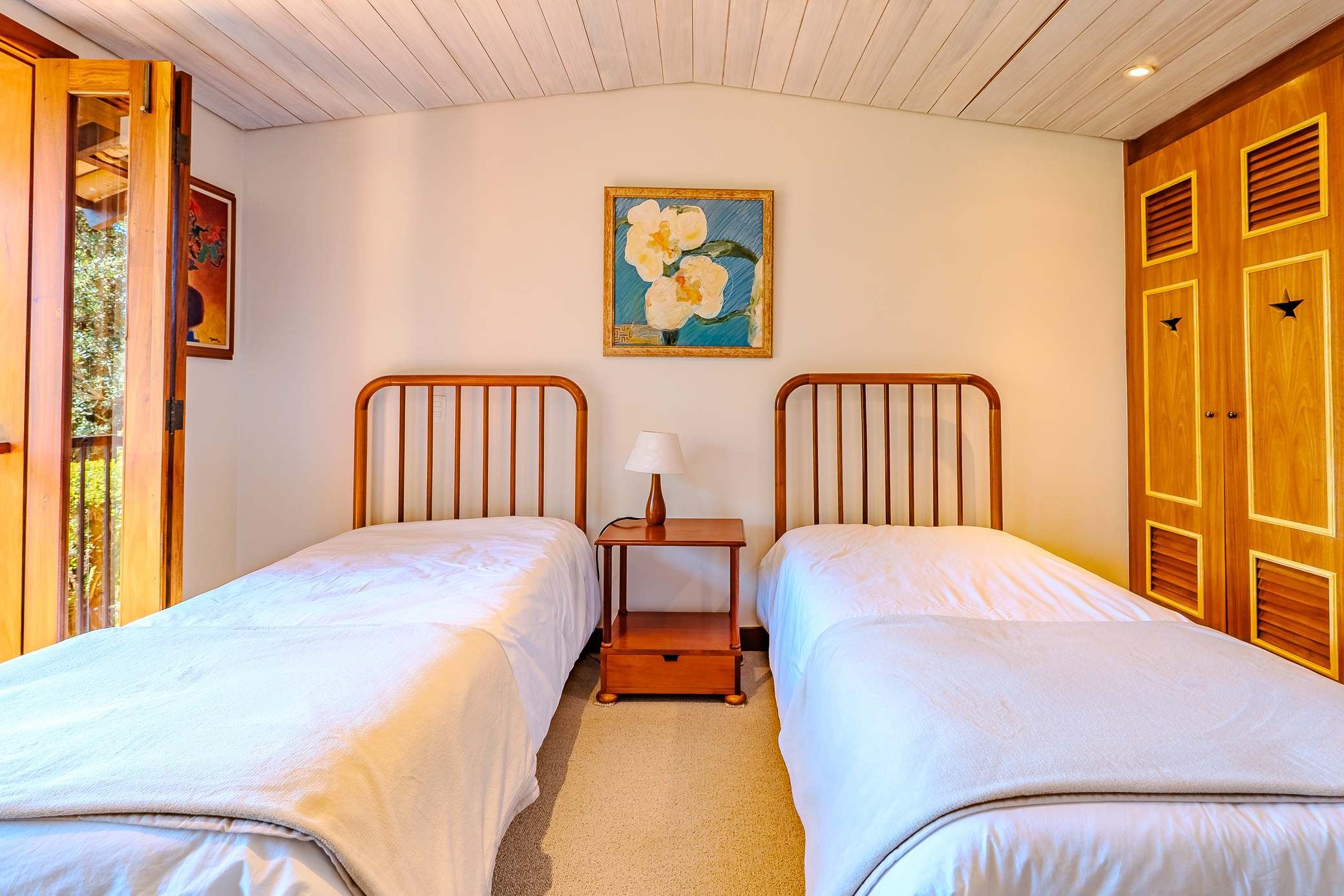 Mansão à venda com 7 suítes no Condomínio Vila Simonsen em Campos do Jordão/SP.