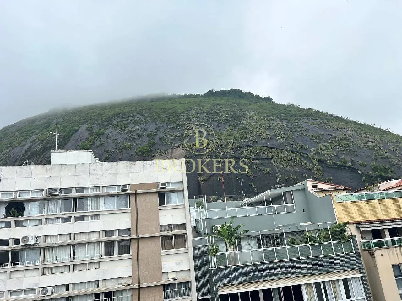 Cobertura duplex à venda - 4 quartos, joia bruta em rua tranquila com 2 vagas em Copacabana, Rio de — foto 5
