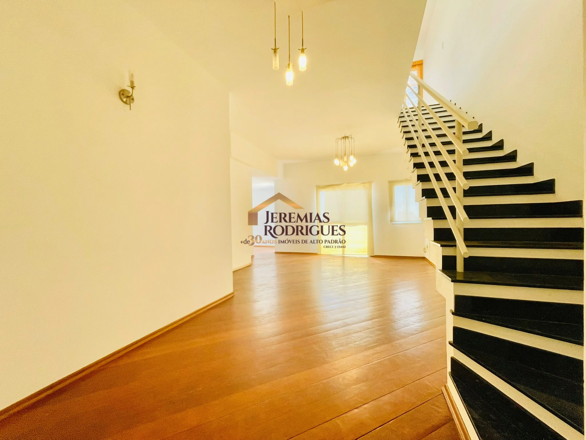 Apartamento Duplex para venda e locação no Condomínio Lumiere em Taubaté/SP. — foto 1