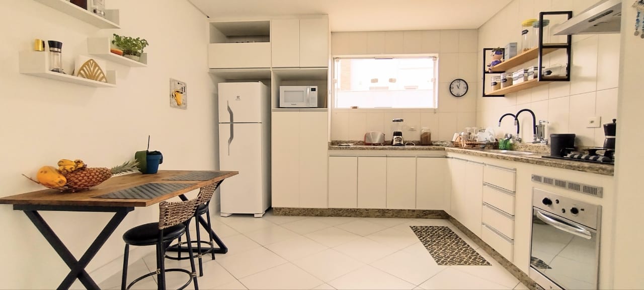 Casa à venda com 3 dormitórios no Condomínio Floradas da Serra em São José dos Campos/SP.