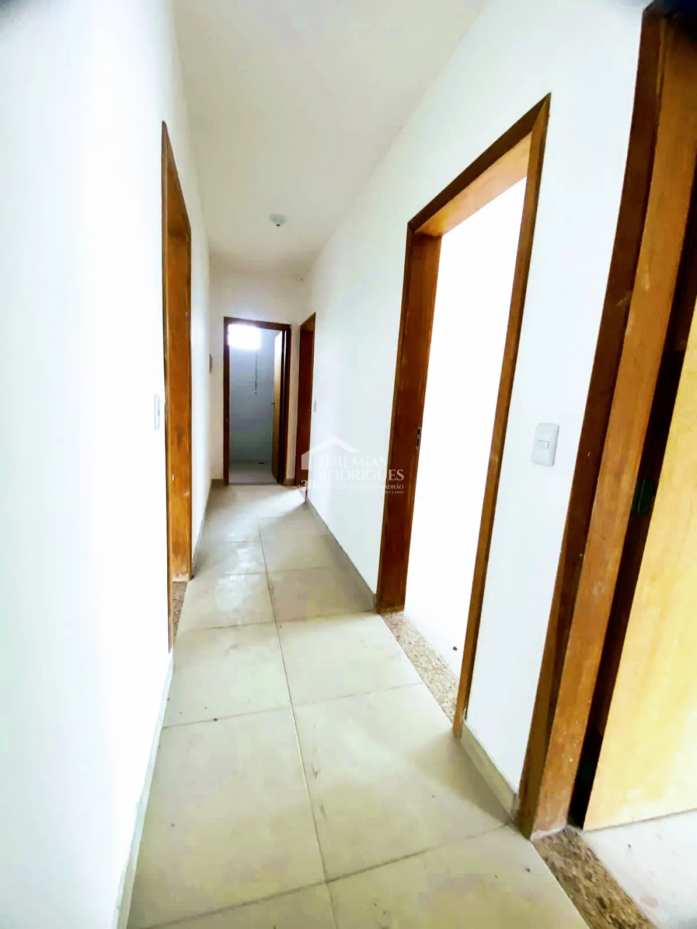 Prédio Comercial e Residencial com 720 m² no bairro Residencial Portal da Mantiqueira em Taubaté/SP