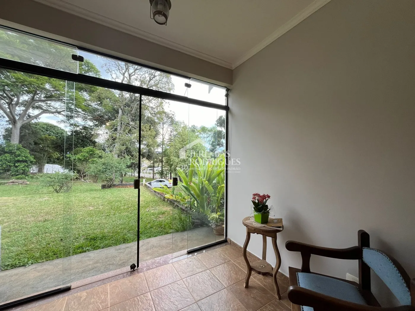 Casa com 4 dormitórios, 421 m² - Condomínio Chácaras Cataguá - Taubaté/SP.