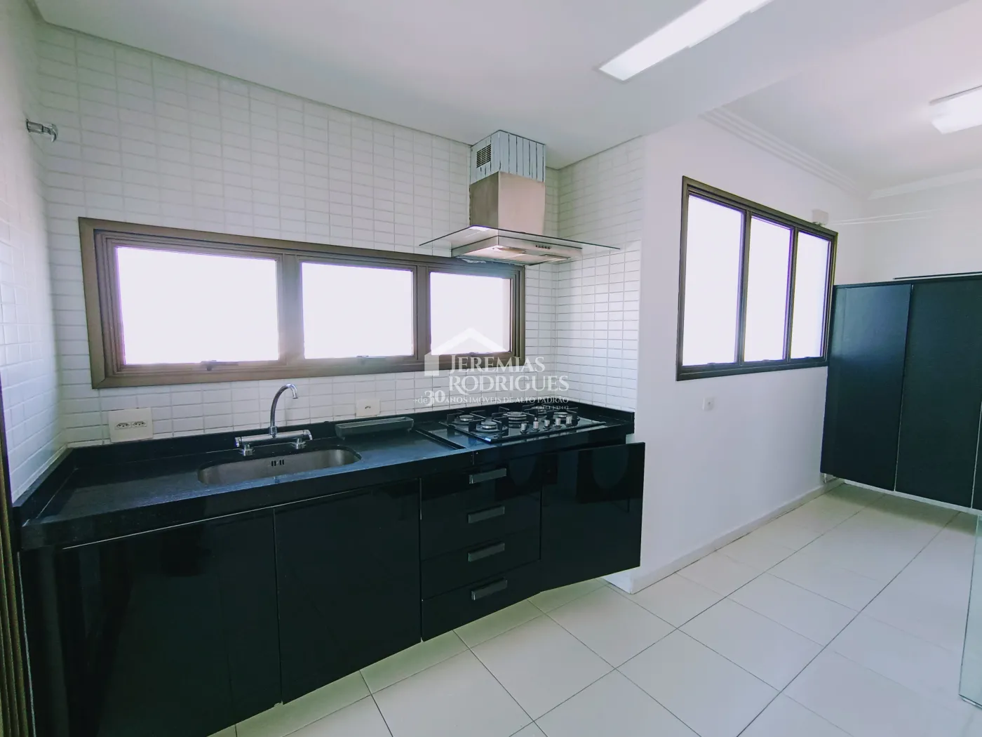 Apartamento com 2 dormitórios, 107 m² - Edifício Jabuticabeiras - Taubaté/SP.