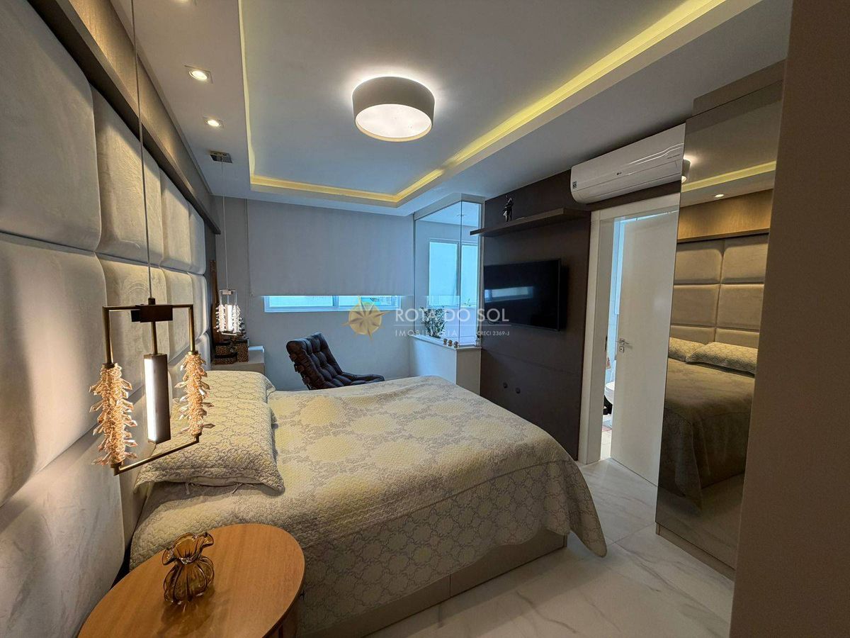 Apartamento Mobiliado 4 Suítes à Venda Meia Praia Itapema SC