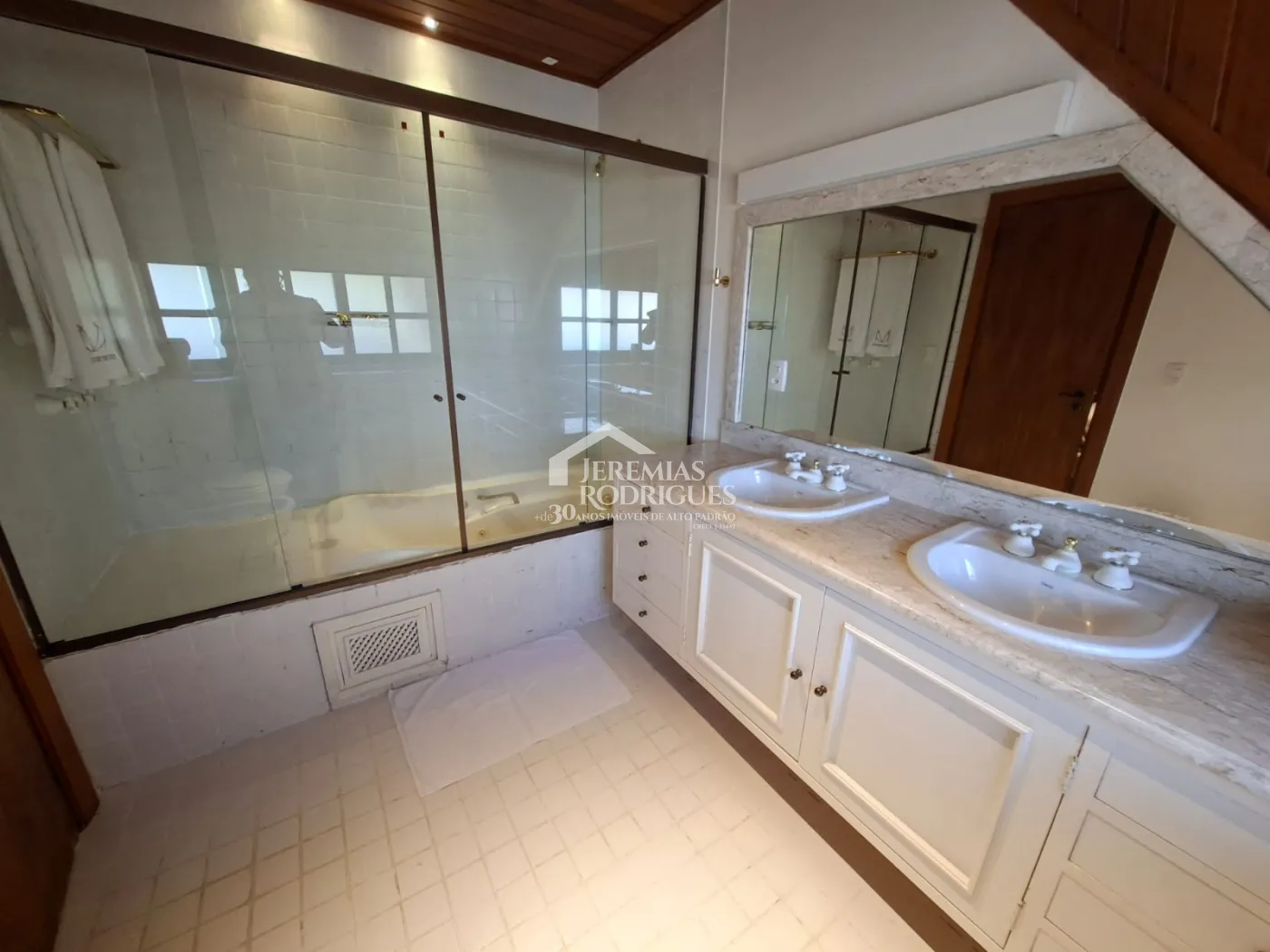 Apartamento à venda com 4 suítes, 171 m² no Edifício Cottage em Campos do Jordão/SP