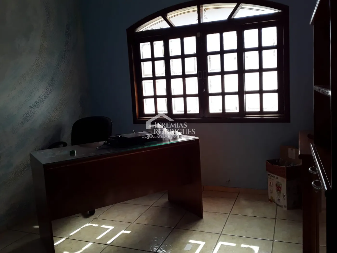Casa sobradada à venda com 3 dormitórios no bairro Jardim Morumby em Taubaté/SP