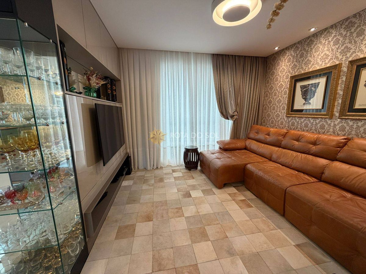 Apartamento Mobiliado 4 Suítes à Venda Meia Praia Itapema SC