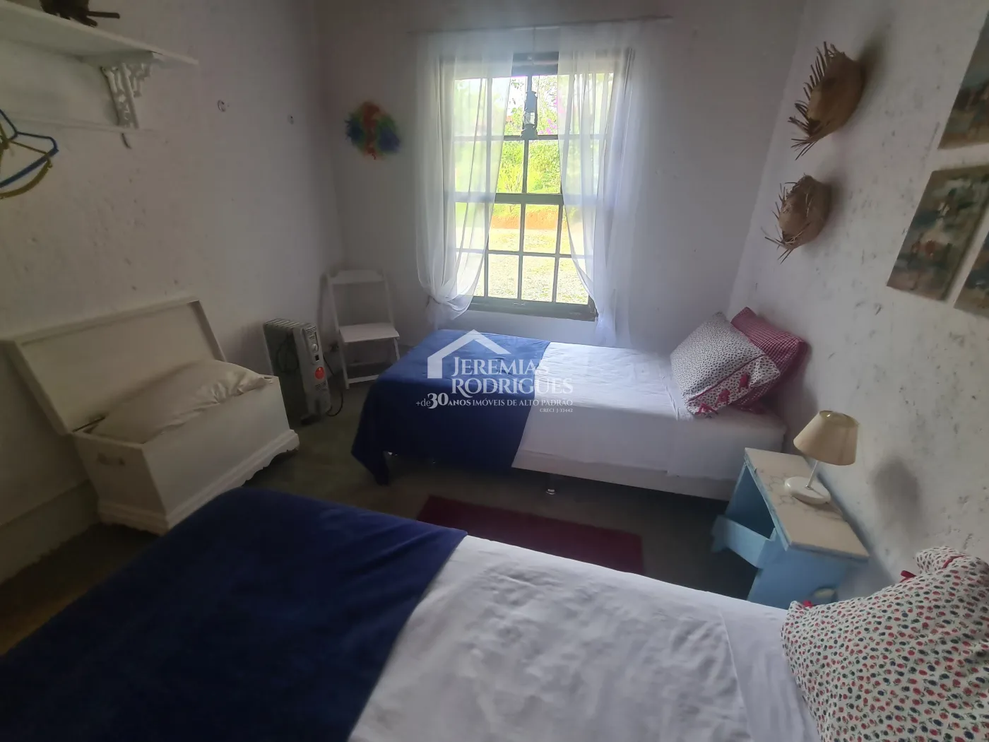 Chácara à venda com 400 m² no bairro Santa Cruz em Santo Antônio do Pinhal/SP.