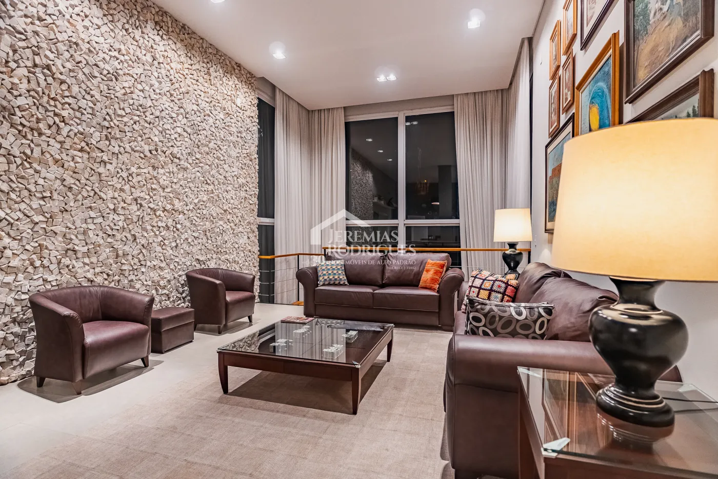 Casa com 4 dormitórios à venda, 330 m² - Parque da Mantiqueira - Santo Antônio do Pinhal/SP