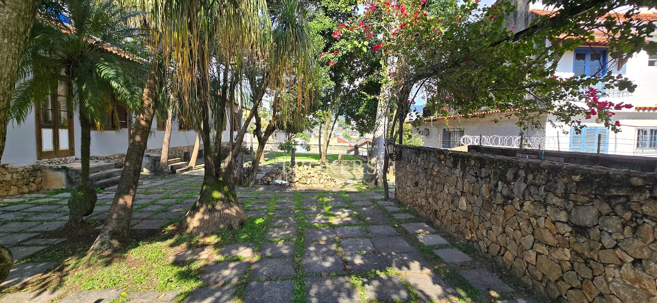 Casa Exclusiva Cercada pelo Verde com Lazer Completo e Guarita com Segurança 24 Horas — foto 9