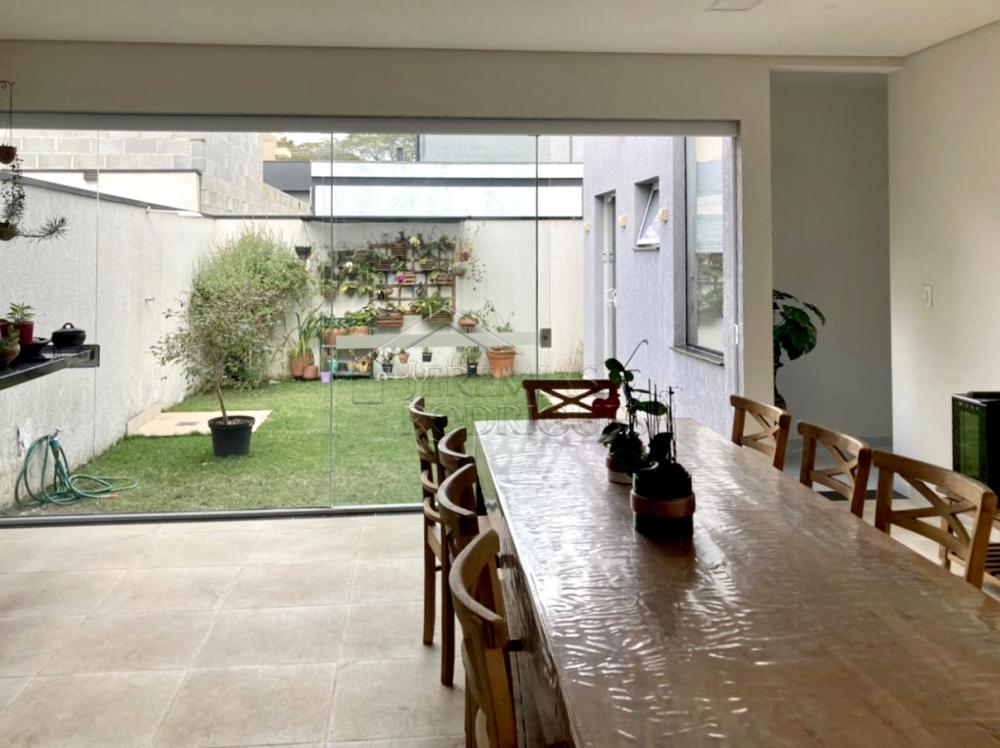 Casa à venda por R$ 1.330.000,00 - Taubaté/SP