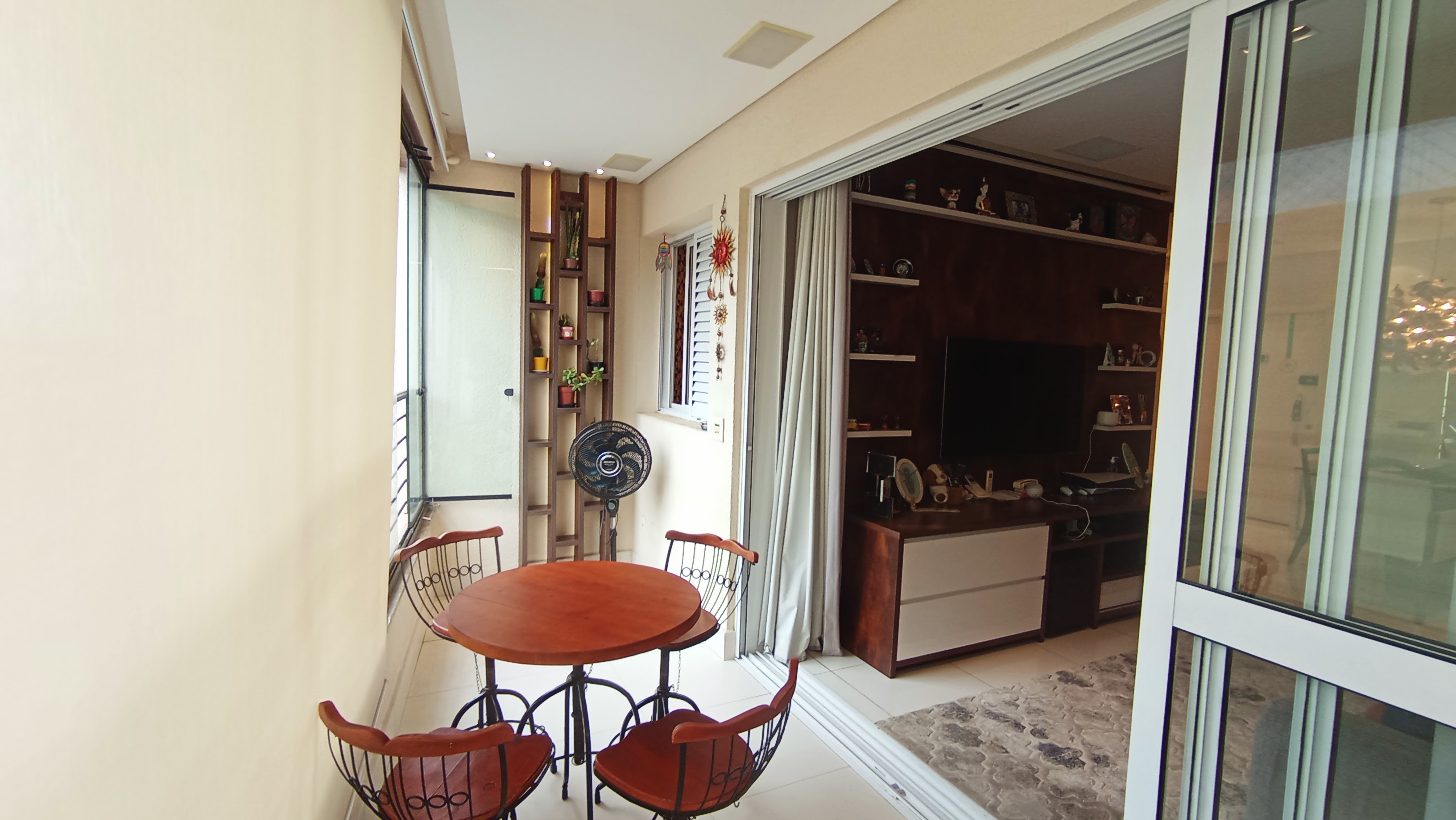 Apartamento à venda com 3 suítes no Condomínio Renaissance em Taubaté/SP.