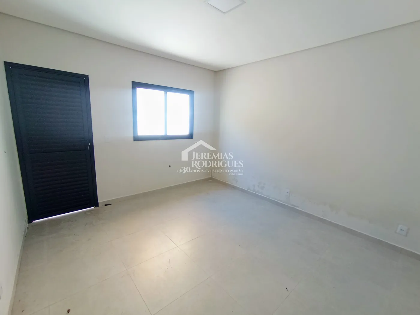 Ponto comercial para locação com 106 m² no Centro em Taubaté/SP