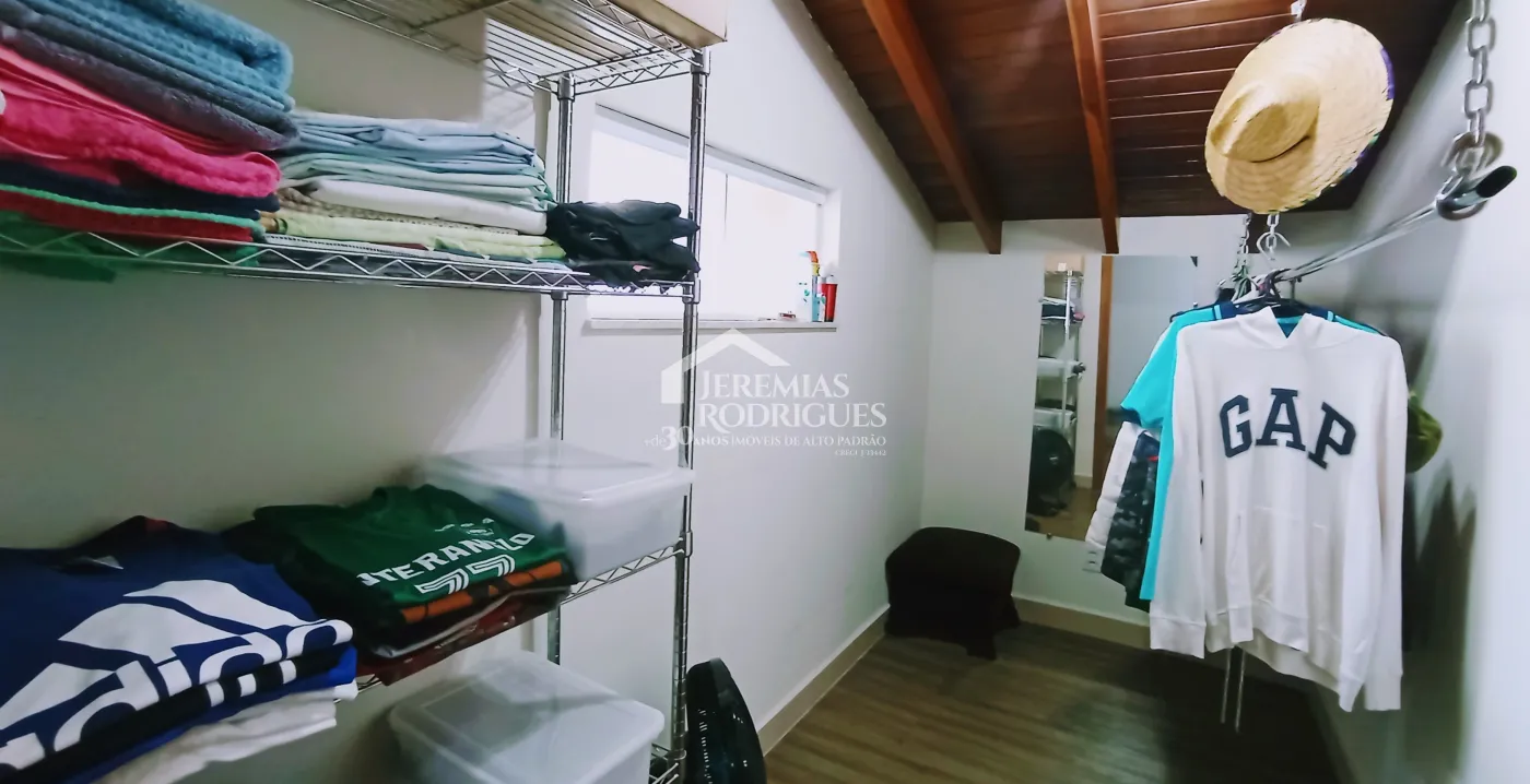 Casa à venda com 3 suítes no Condomínio Moema Ville em Pindamonhangaba/SP.