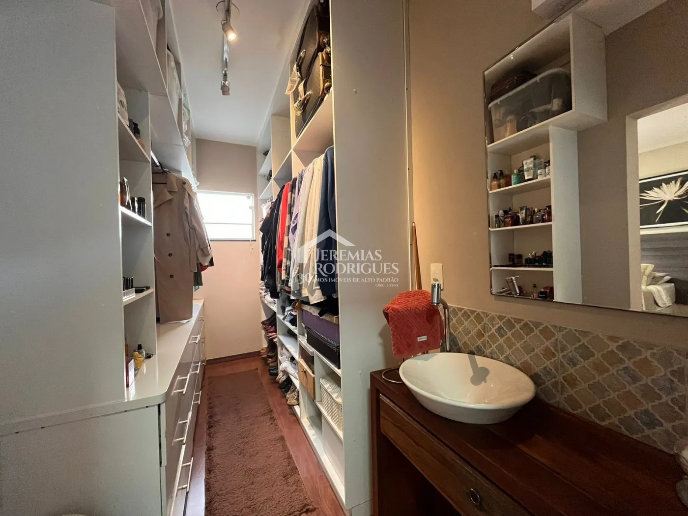 Casa para venda e locação com 2 suítes no Condomínio Verdes Vales em Taubaté/SP