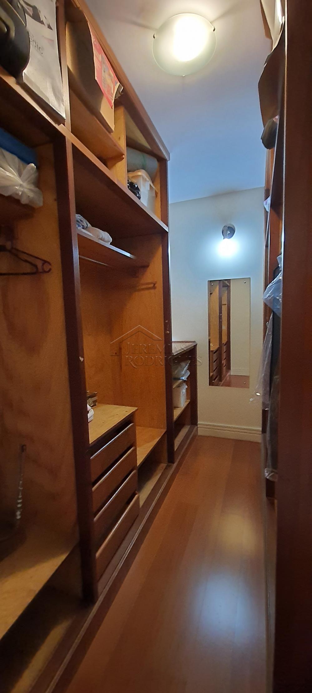 Casa à venda com 4 suítes no bairro Jardim das Nações em Taubaté/SP.