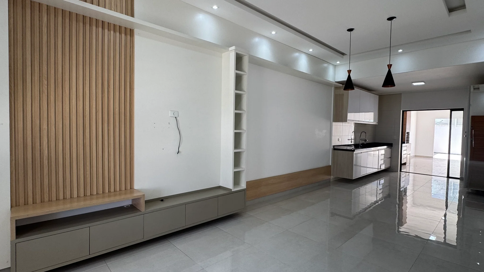 Casa à venda no Condomínio Village do Sol em Pindamonhangaba/SP. 