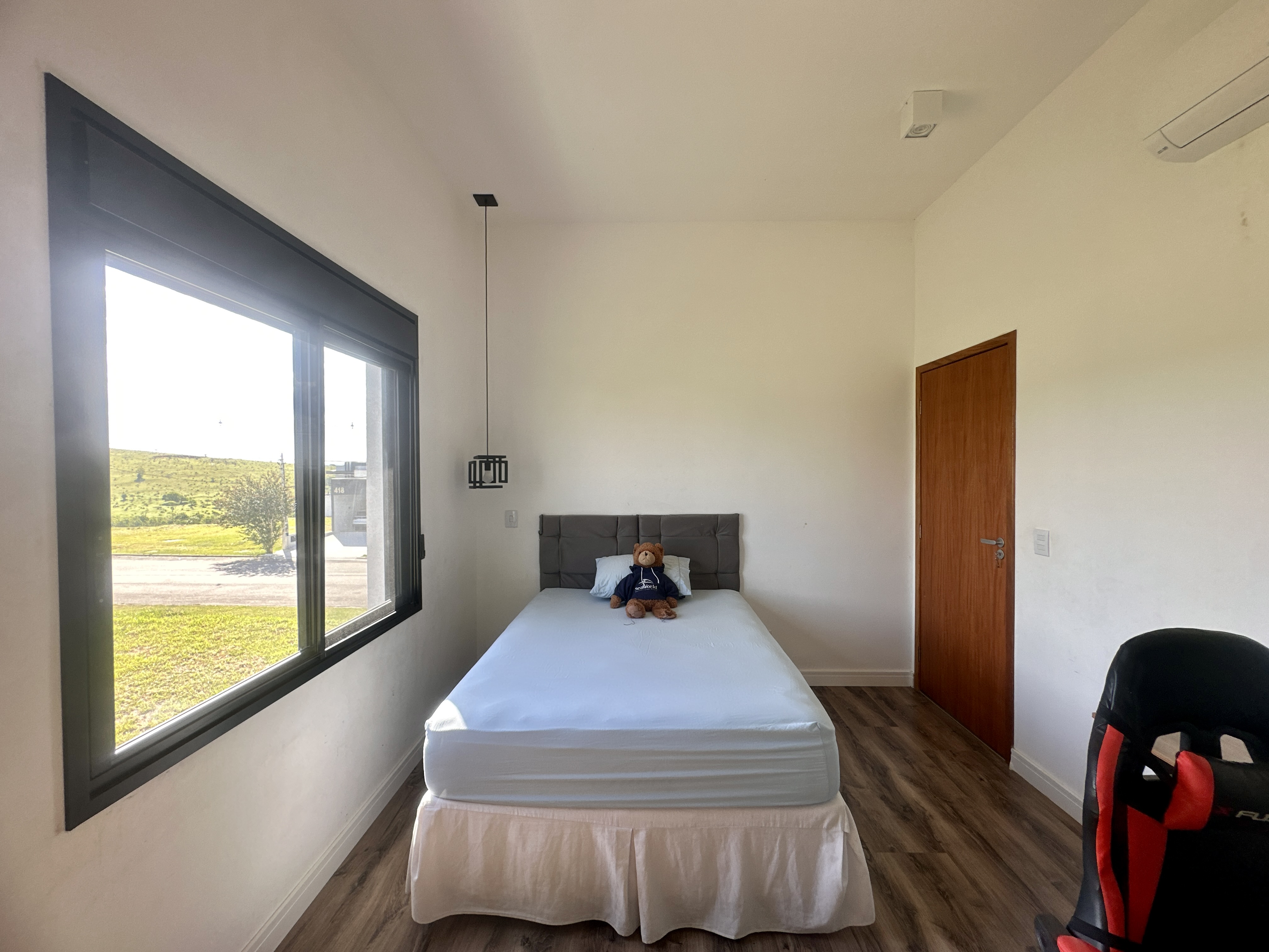 Casa à venda com 4 dormitórios no Condomínio Bella Vitta em Caçapava/SP.