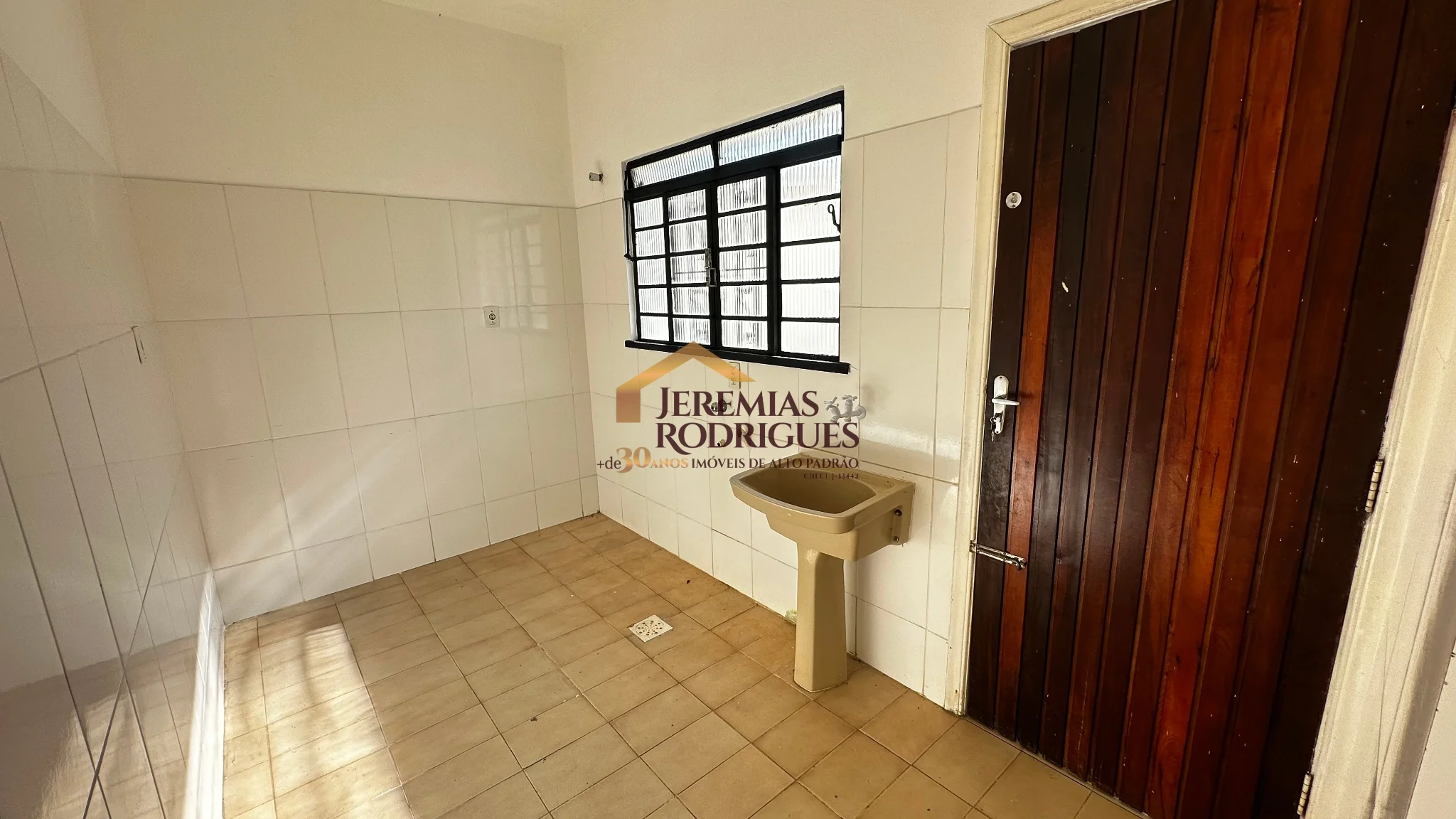 Casa para locação no centro em Pindamonhangaba/SP. - foto 13
