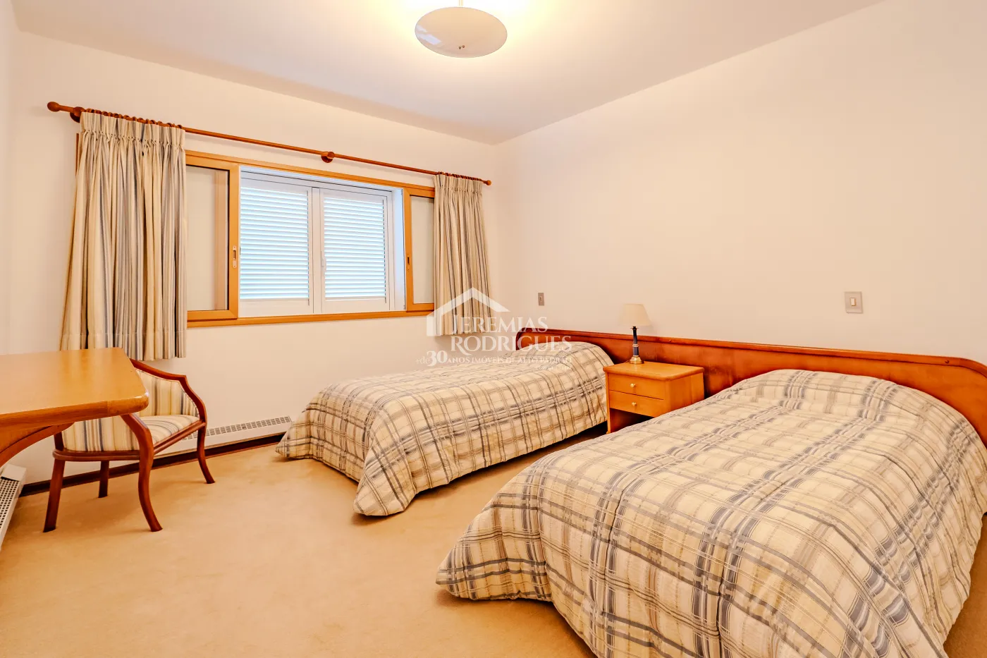 Casa com 4 suítes, 670 m² - Alto do Capivari - Campos do Jordão/SP.