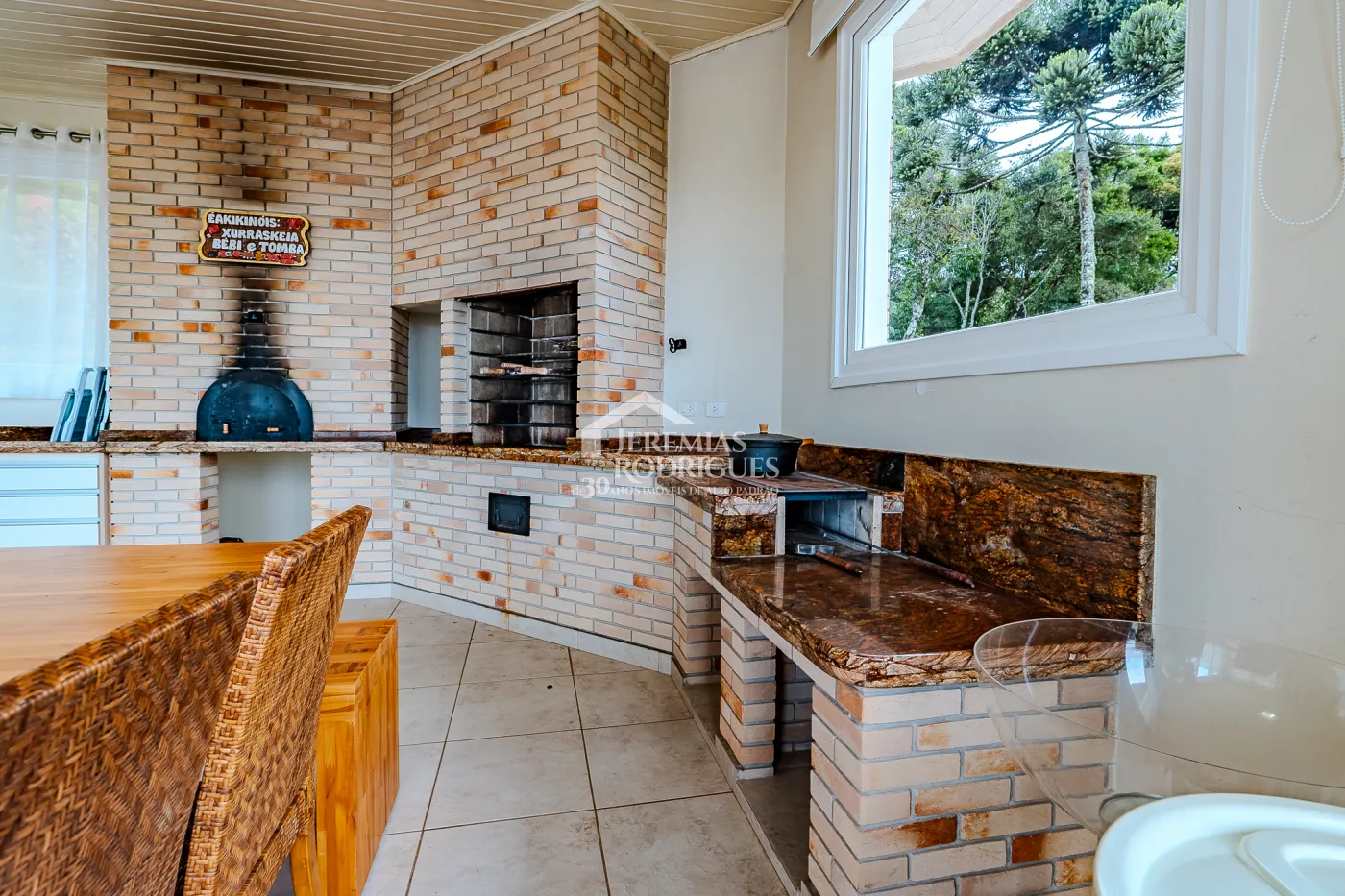 Casa à venda no Parque Pedra do Baú em Campos do Jordão/SP.