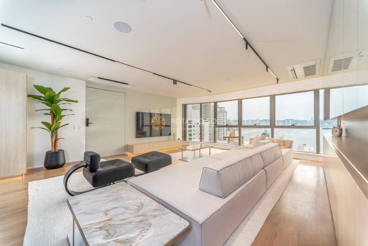 Yachthouse Apartamento Alto Padrão 4 Suítes no Centro de Balneário Camboriú SC