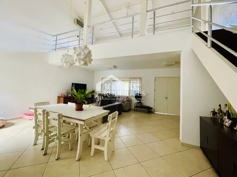 Casa à venda com 3 dormitórios no bairro Jardim das Nações em Taubaté/SP. 