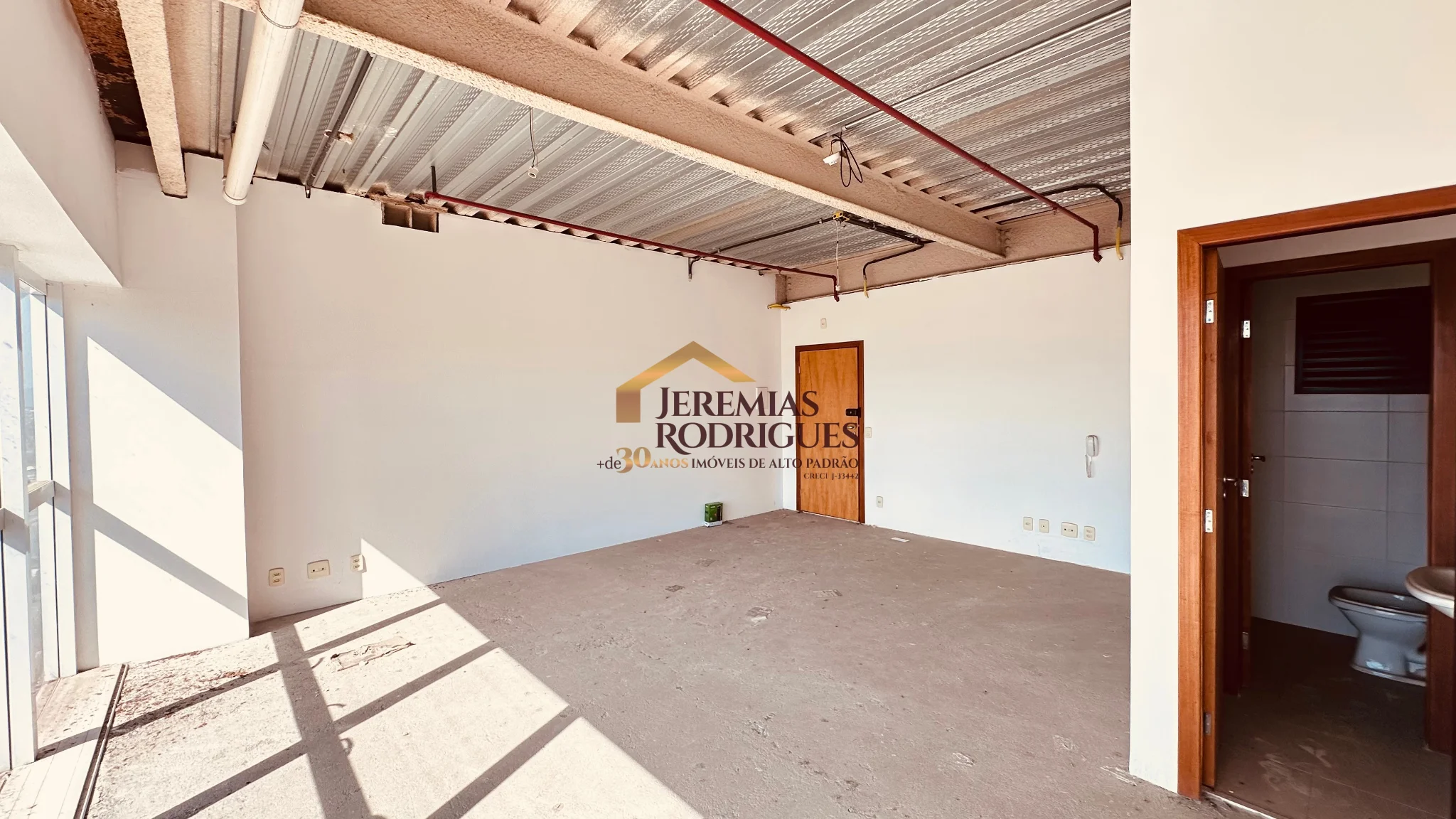 Sala Comercial com vista privilegiada para locação no Smart Office Centro em Pindamonhangaba/SP. — foto 3