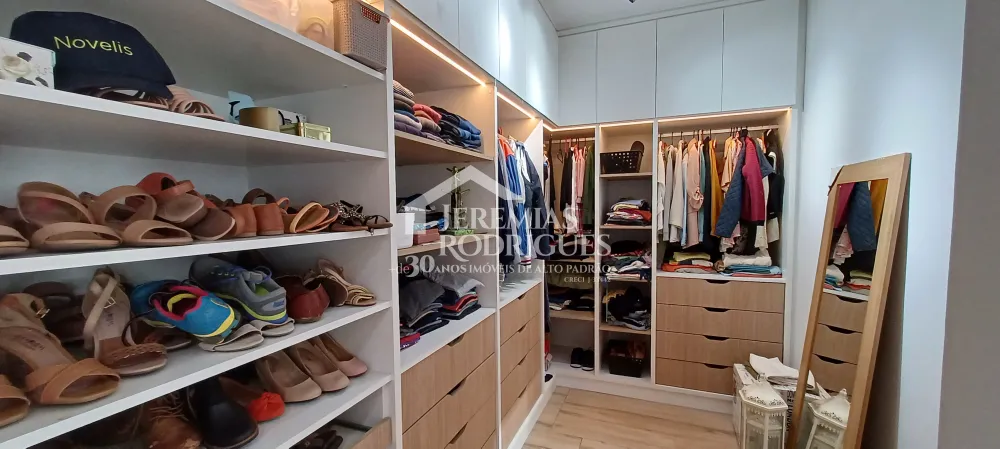 Casa com 3 suítes para venda e locação, com 245 m² no Condomínio Village Splendore em Pindamonhangaba/SP
