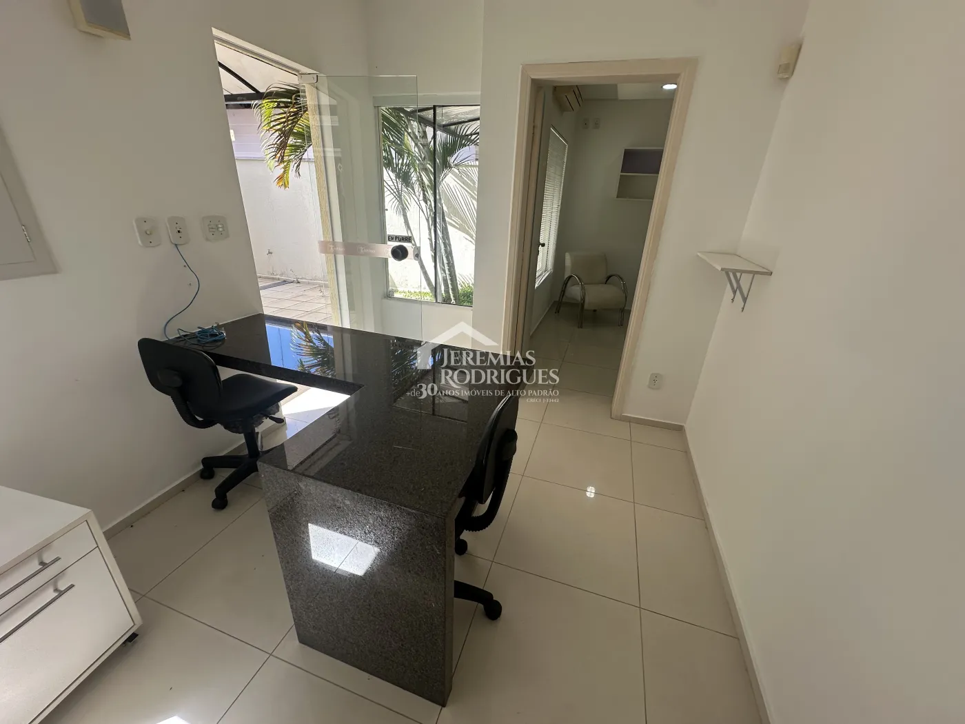Prédio Comercial com 470 m² no Centro em Pindamonhangaba/SP