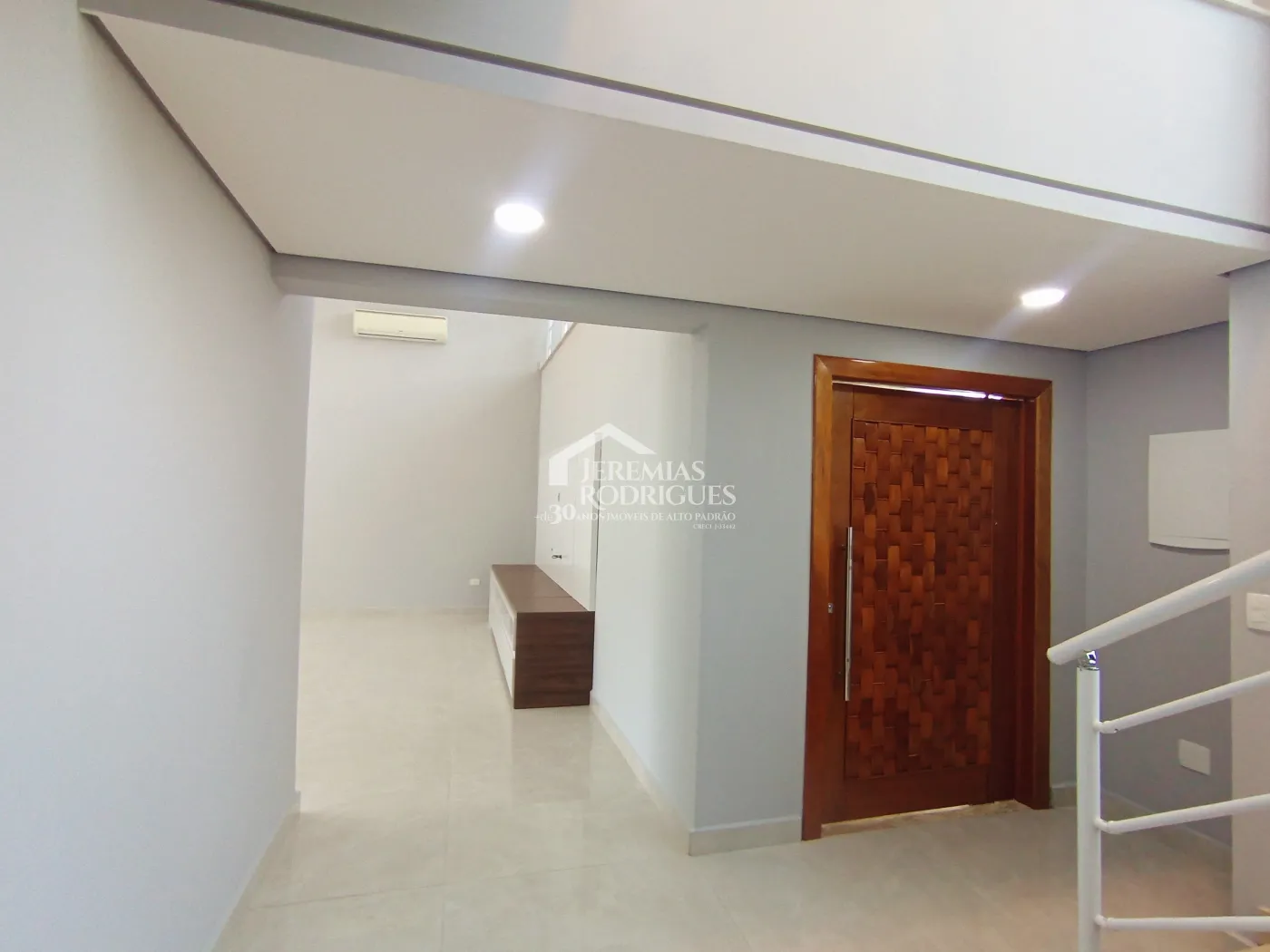 Casa para venda e locação com 3 dormitórios, no Condomínio Campos do Conde II em Tremembé/SP.