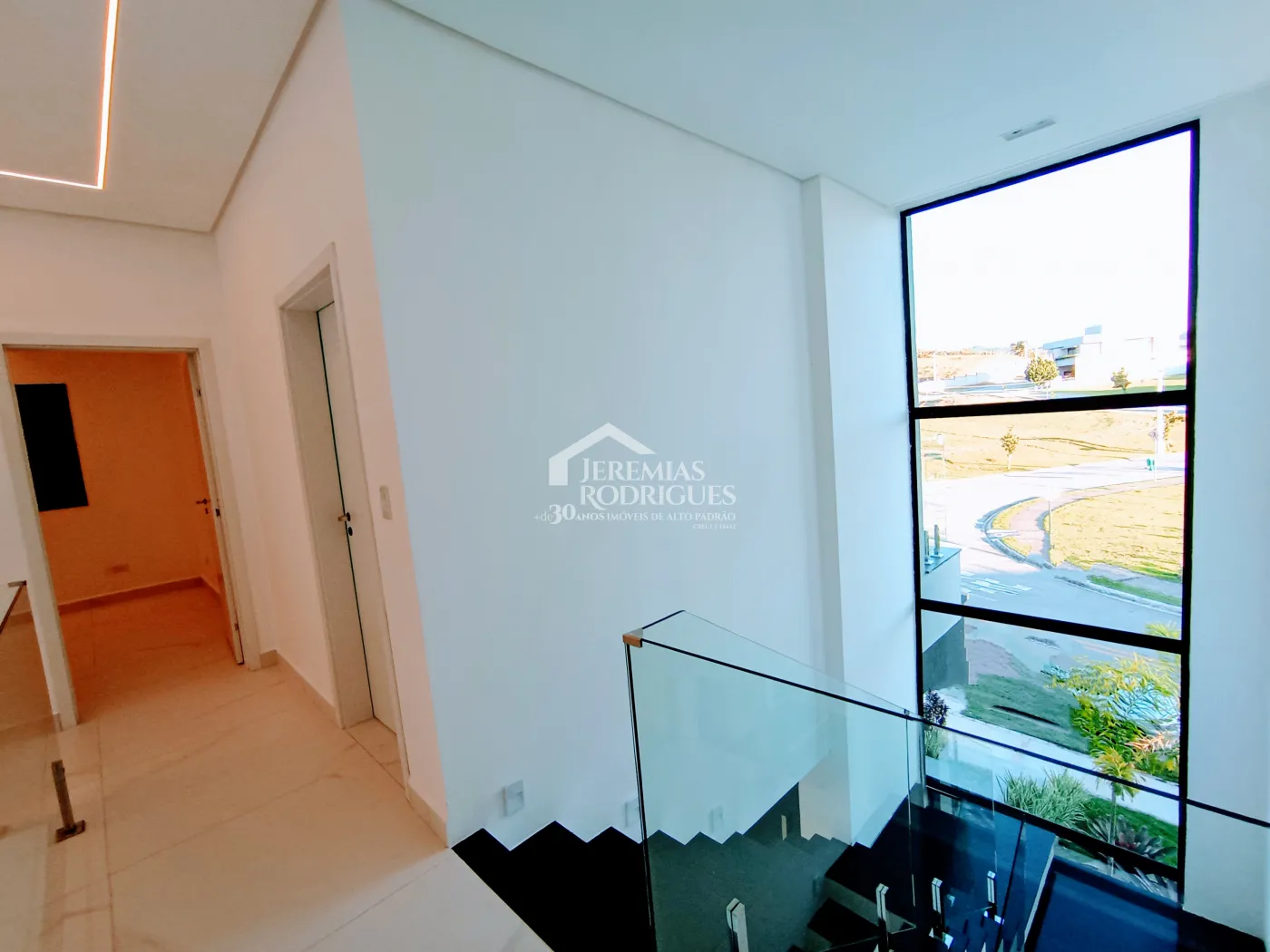 Casa assobradada à venda com 4 dormitórios no Condomínio Cyrella Landscape emTaubaté/SP.