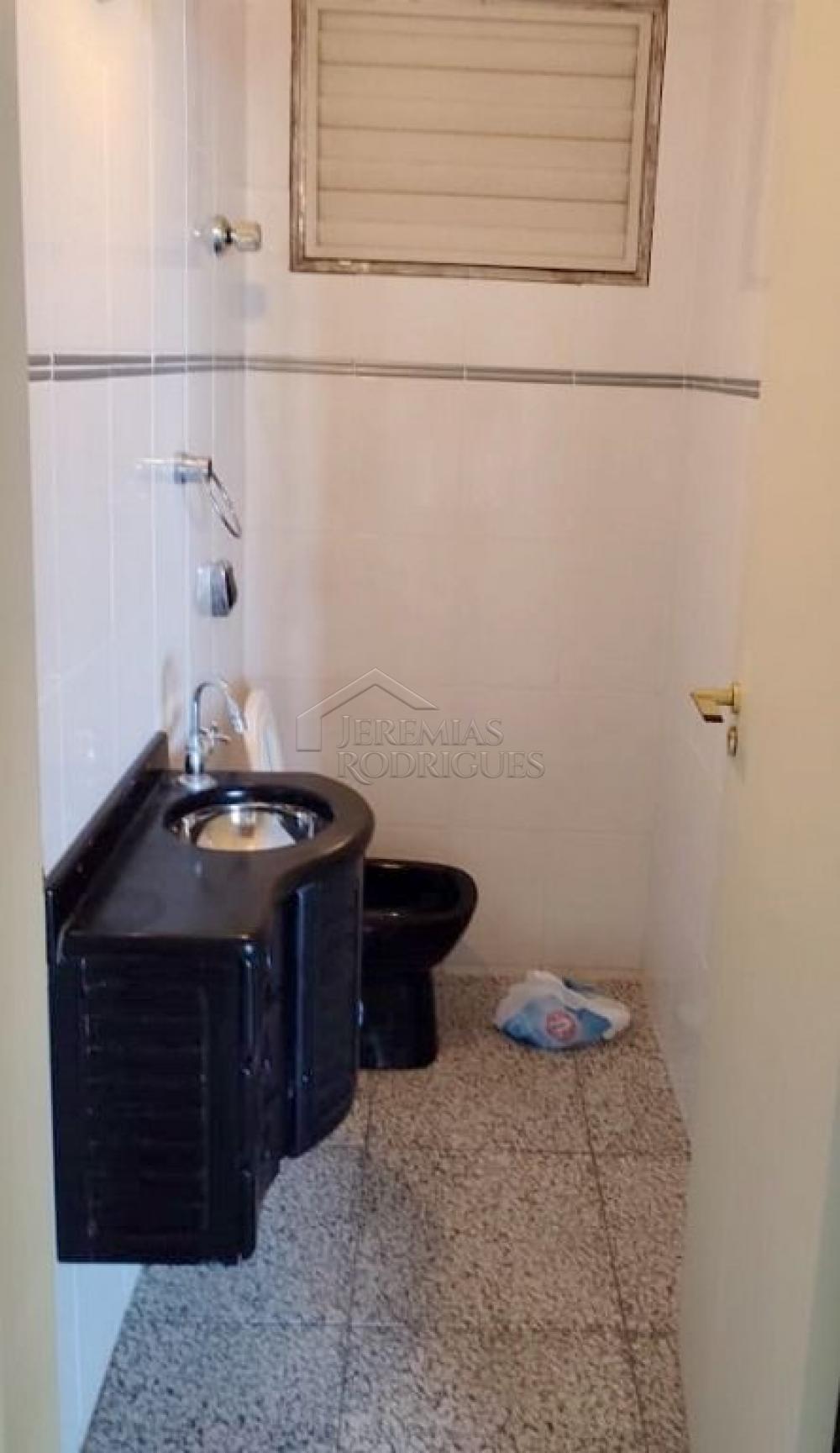 Apartamento para locação com 3 dormitórios, 256 m² no Edifício Plaza Alta em Taubaté/SP.