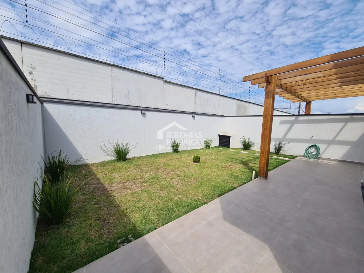 Casa com 3 dormitórios, 138 m² - Residencial Barão de Tremembé - Tremembé/SP.