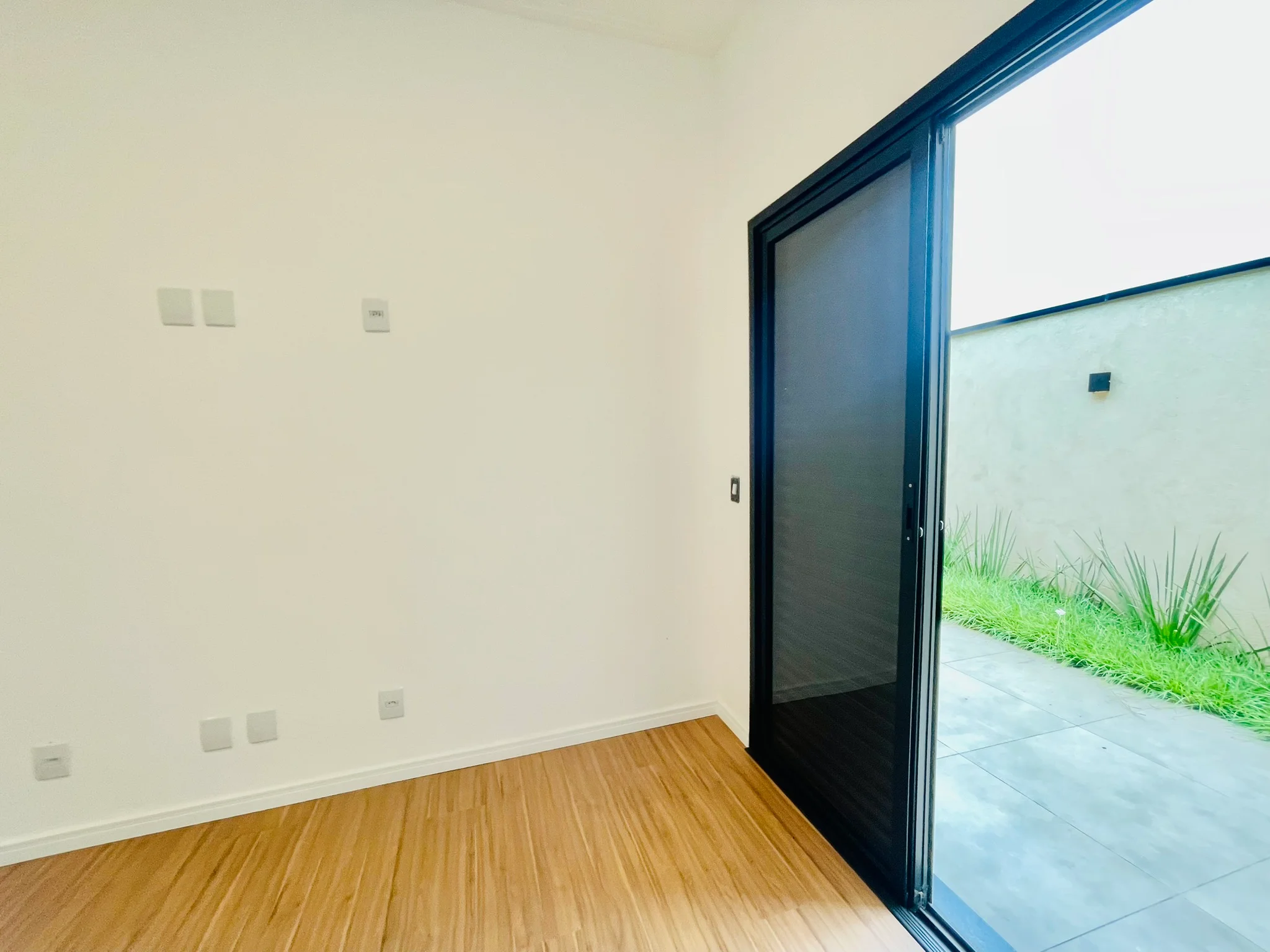 Casa à venda com 3 dormitórios no Condomínio Bosque da Imperatriz em Pindamonhangaba/SP. 