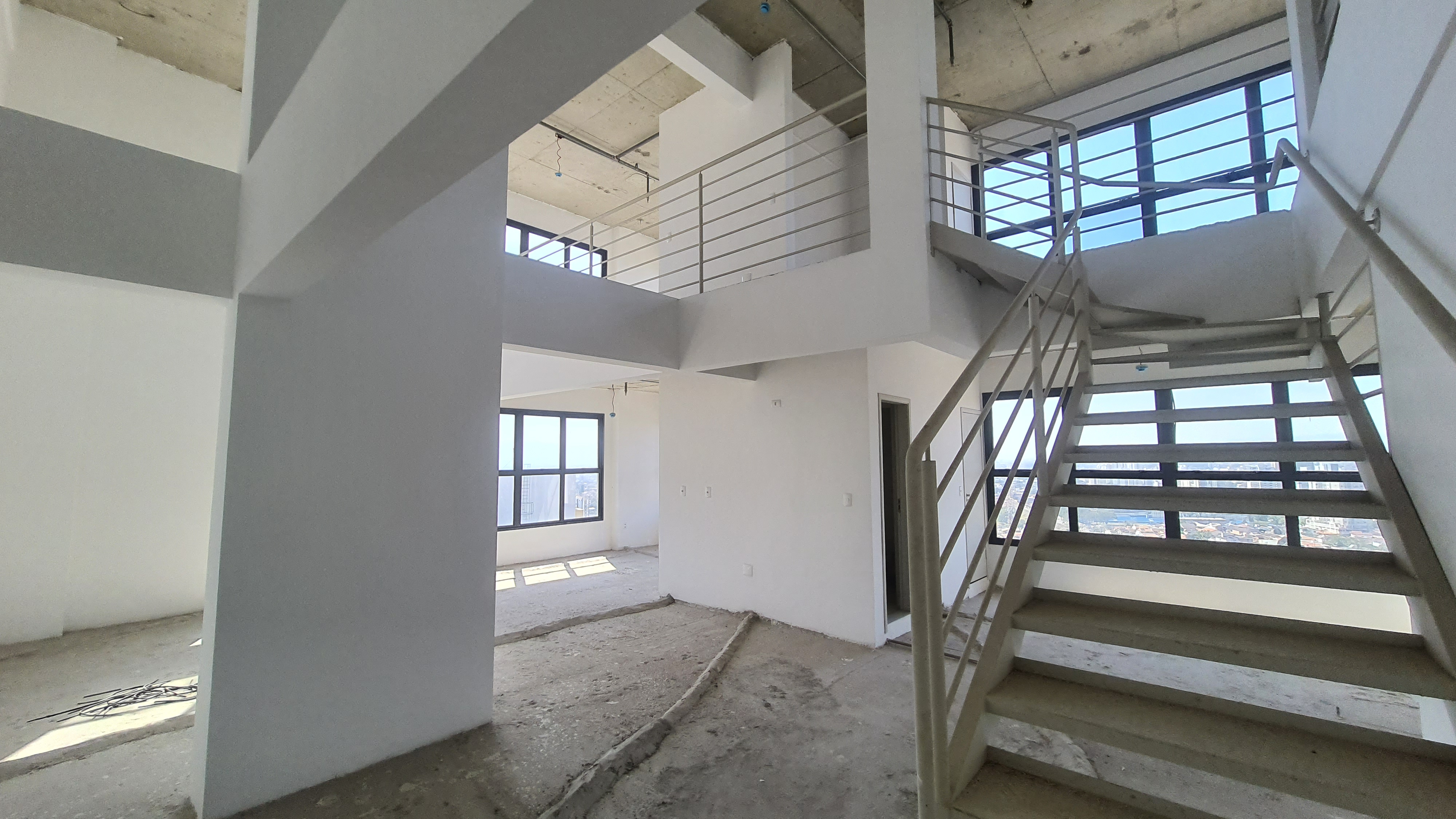 Sala comercial duplex à venda, 144 m² no Edifício The One Office Tower em Taubaté/SP.