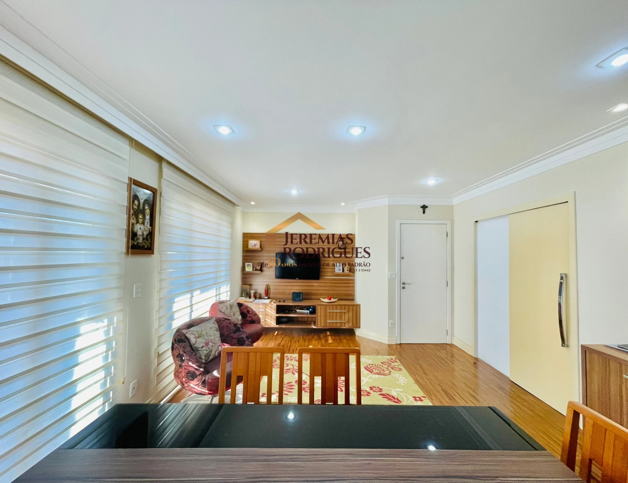 Apartamento à venda no Edifício Sauípe em Taubaté/SP.