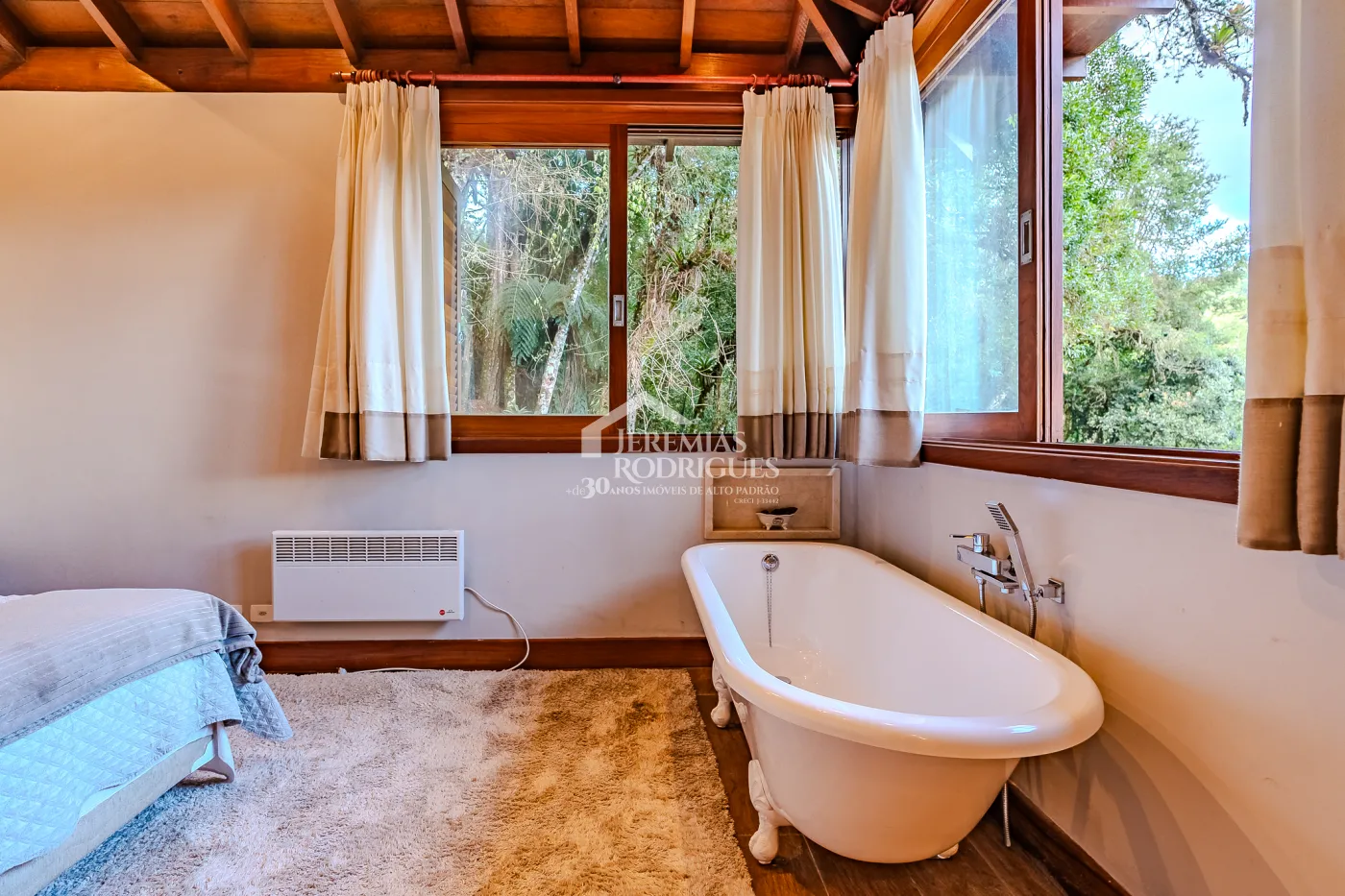 Casa para venda com 5 suítes no Condomínio Villandry em Campos do Jordão/SP