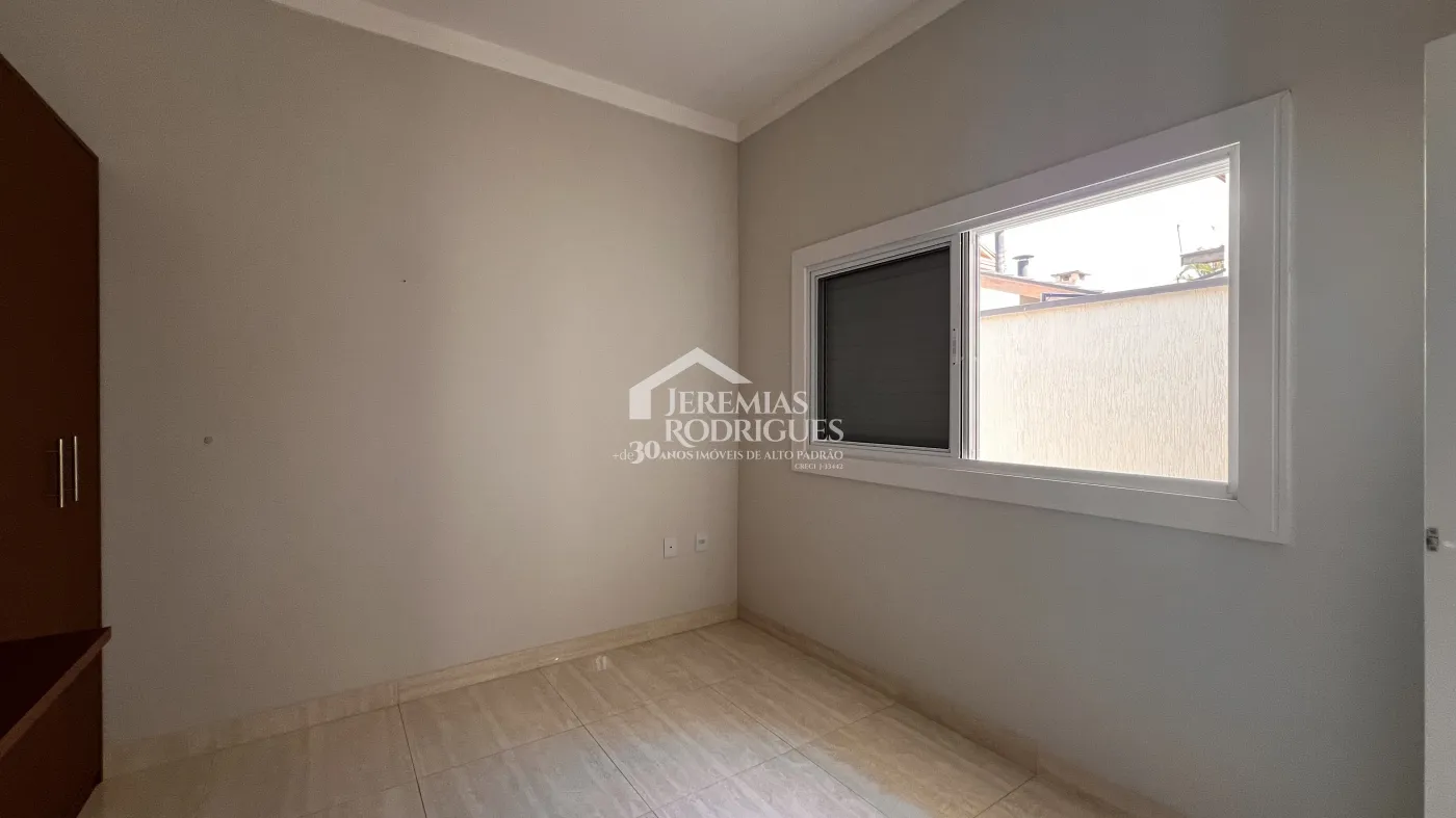 Casa à venda com 3 dormitórios no Condomínio Campos do Conde II em Tremembé/SP.