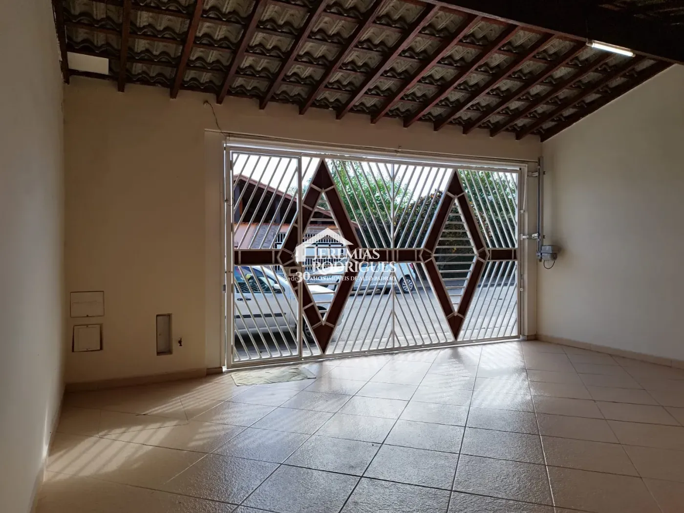 Casa à venda com 4 dormitórios no bairro Alto do Cardoso em Pindamonhangaba/SP.