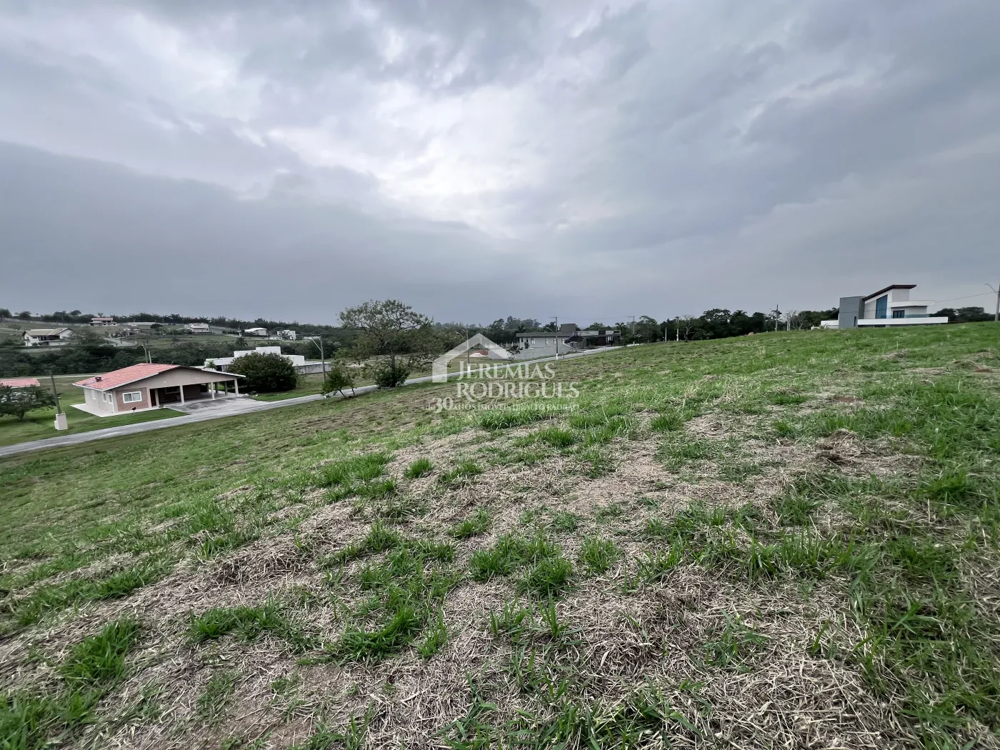 Terreno com 1.320 m² - Condomínio Village da Serra - Tremembé/SP