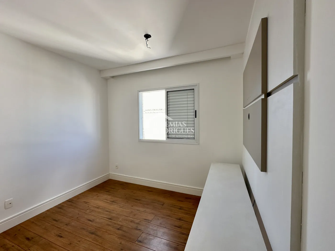 Apartamento com 3 suítes, 130 m² - Edifício Figueiras - Taubaté/SP