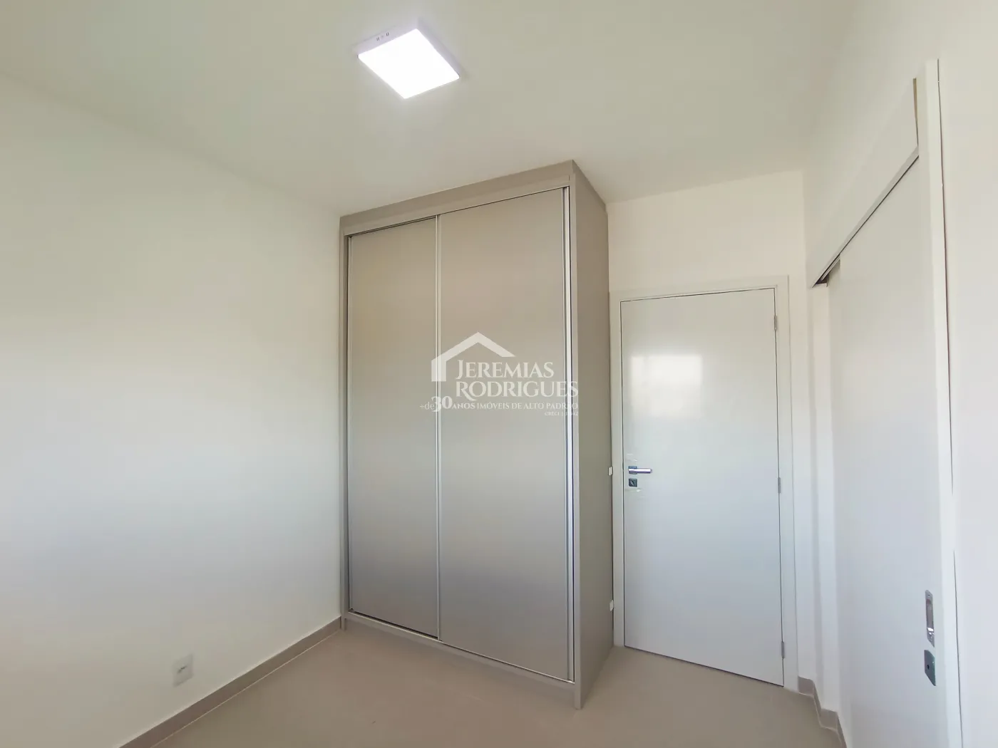 Apartamento à venda com 3 dormitórios, 119 m² no Edifício Residencial Elegance em Taubaté/SP.
