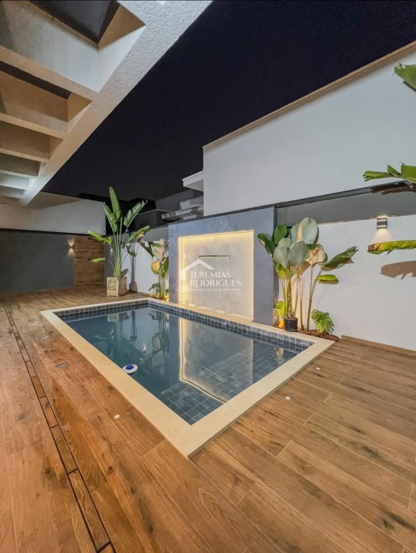 Sobrado com 4 suítes, 300 m² - Condomínio Ouro Ville - Taubaté/SP.