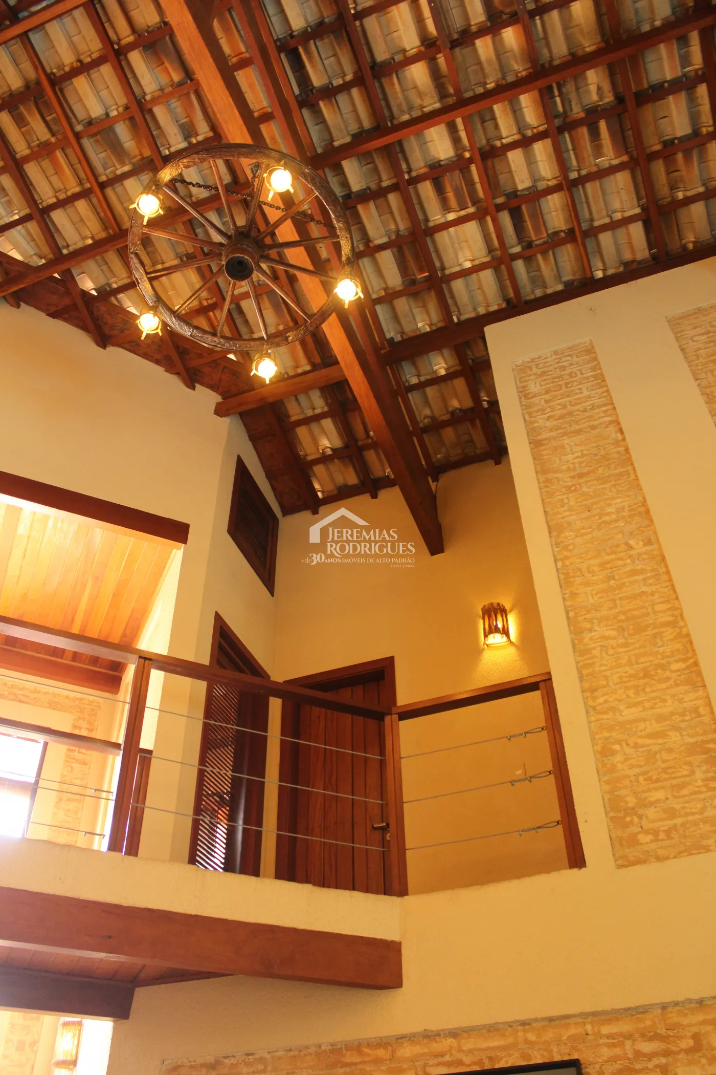 Casa para venda e locação com 5 dormitórios no Condomínio Taubaté Village em Taubaté/SP.