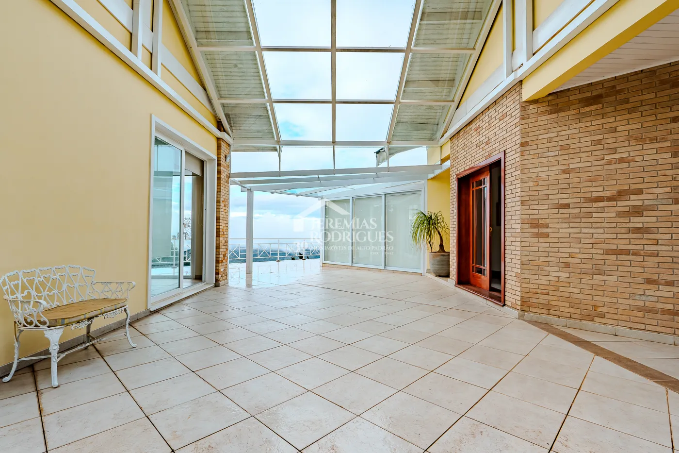 Casa à venda no Parque Pedra do Baú em Campos do Jordão/SP.