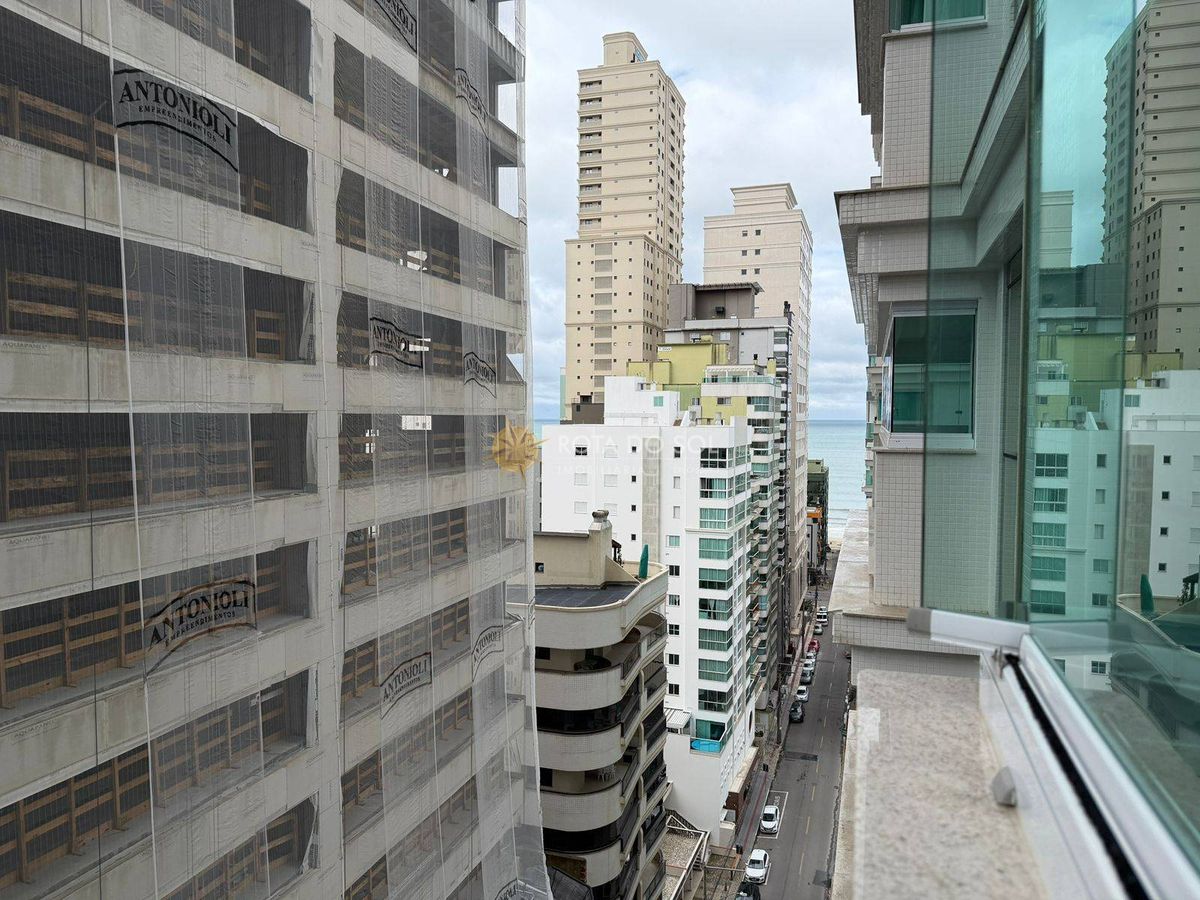 Apartamento Mobiliado 4 Suítes à Venda Meia Praia Itapema SC