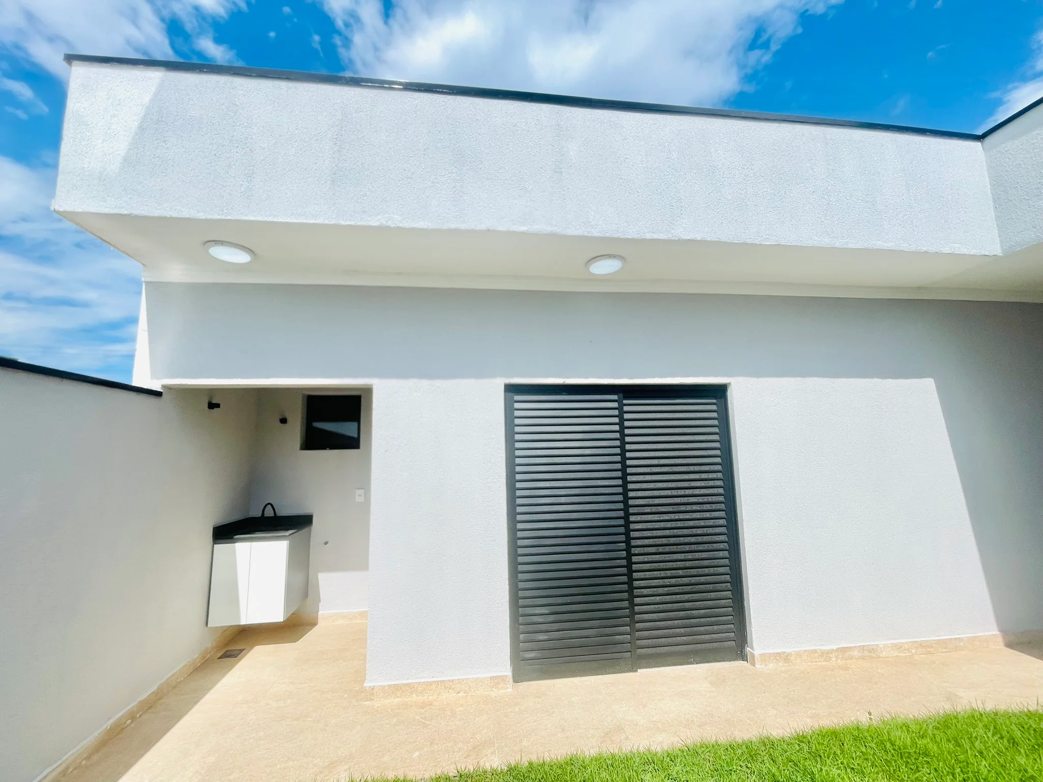 Casa para venda e locação, com 3 dormitórios no Condomínio Vila Romana em Pindamonhangaba/SP