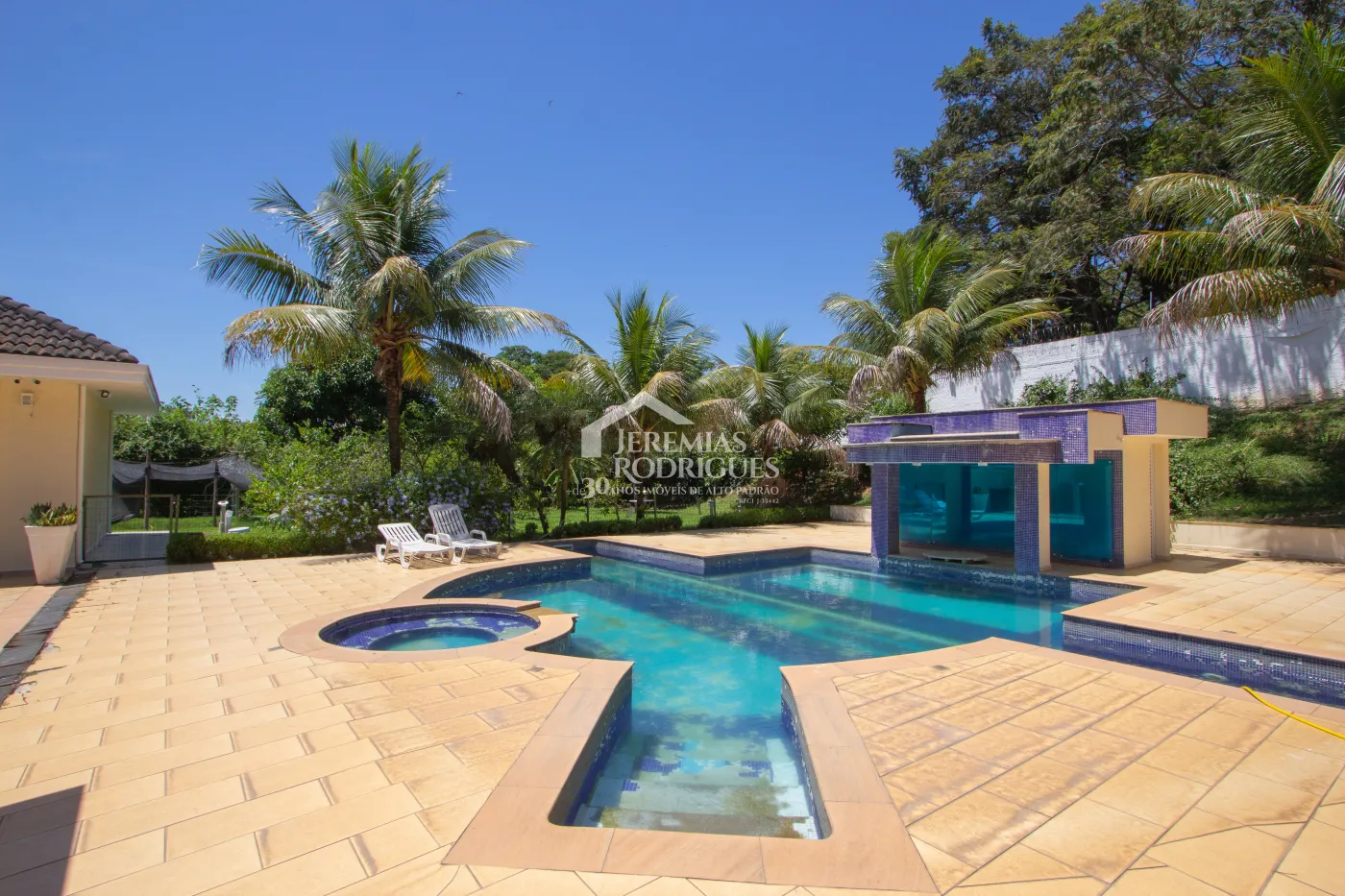 Casa para venda com 4 suítes no Condomínio Residencial dos Pinheiros em Caçapava/SP